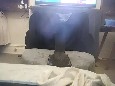 MystiqueRider's Webcam Show