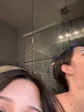 SukiMoon25's Webcam Show