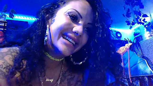 Av3ryyBe3's Live Sex Cam Show