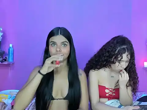 Dirtyteens18-'s Live Sex Cam Show