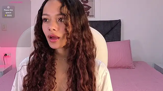 sara_sharma_'s Webcam Show