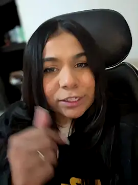 Xochitl_Namuu's Webcam Show