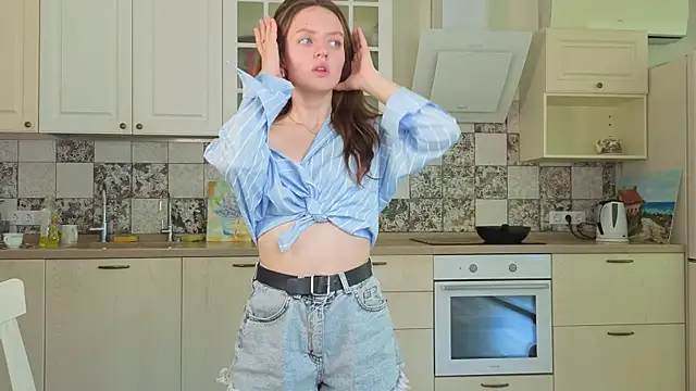DieraClutter's Webcam Show