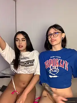 AriAndBela_'s Webcam Show