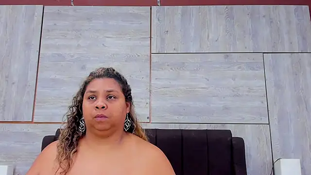 Lynn_Jones' Webcam Show