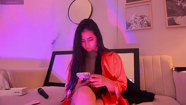 lara_madisson's Webcam Show