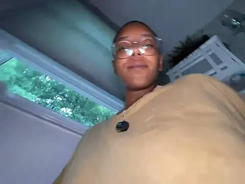 aliasyourfav's Webcam Show