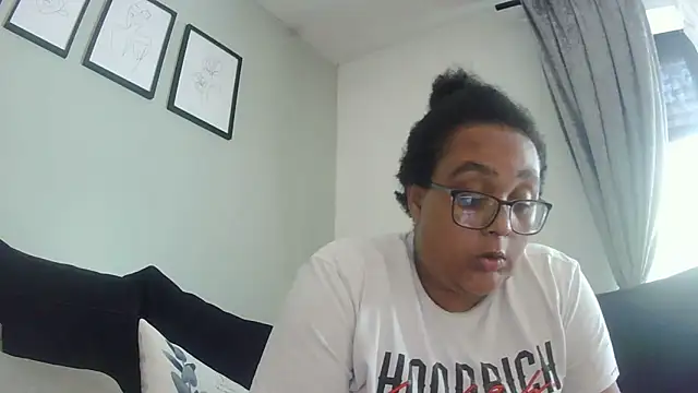 vanilla_chocolate23's Webcam Show