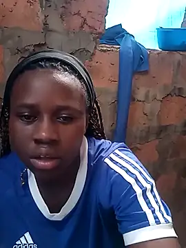 Black_juicy24: διαδικτυακό σόου στην κάμερα