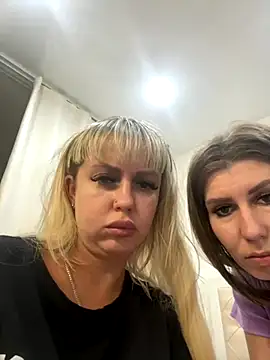 BarbieDool's Webcam Show