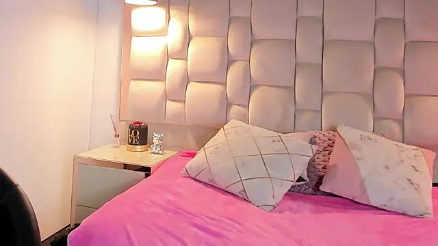 Kendall_Moore's Webcam Show