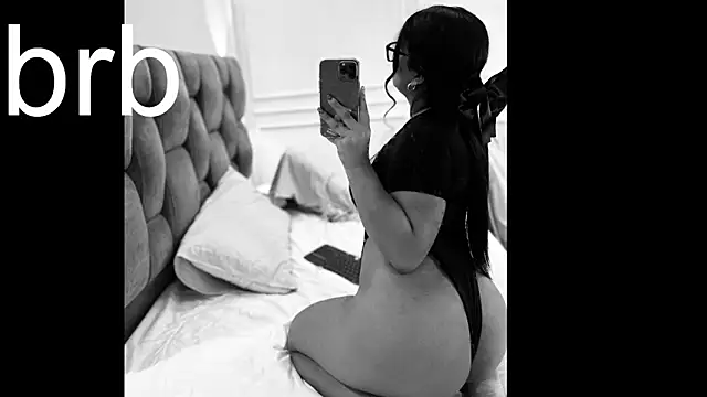 Sexy_miaa1's Webcam Show