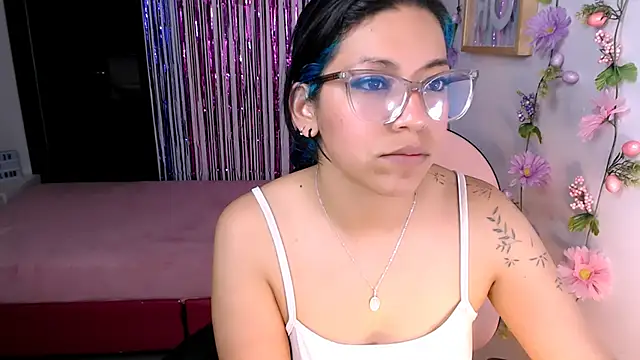liz_douce92's Webcam Show