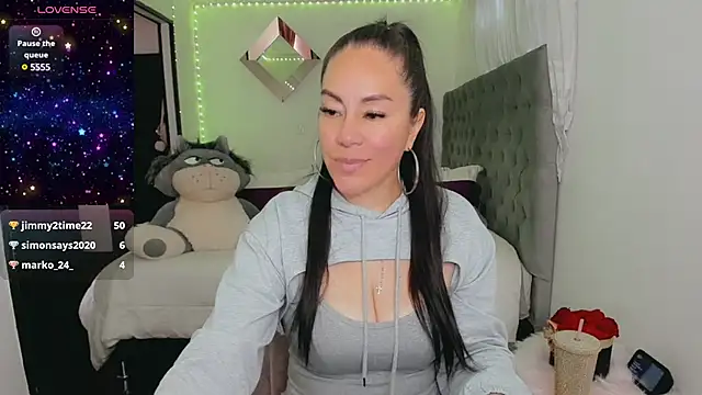 j_lovee's Webcam Show
