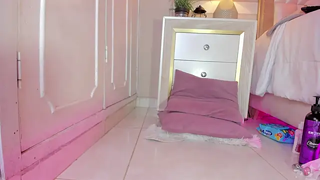 zoe_sky_'s Webcam Show