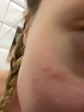 Lia__Love's Webcam Show