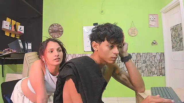 university_bisexual's Webcam Show