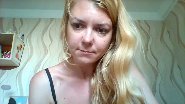 Kitty_Love27's Webcam Show