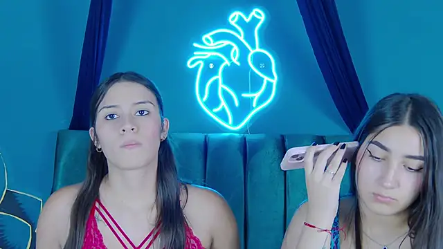 zoee_moretti's Webcam Show