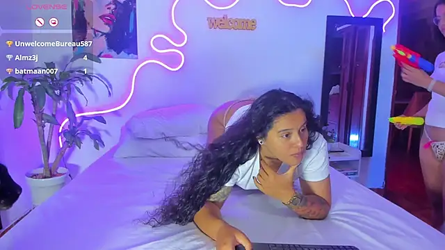 Dilan_and_Mia's Webcam Show