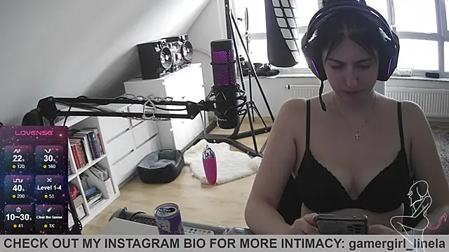 Gamergirl-Linela's Webcam Show