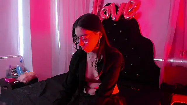 Crimsonsecrets' Webcam Show