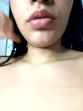 ANANYAFLACA2005 网络视讯表演