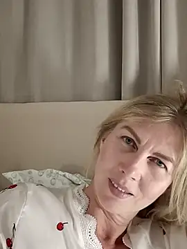 stellahere8's Webcam Show
