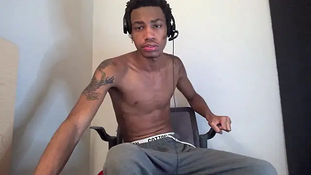 BlackBullTitus' Webcam Show