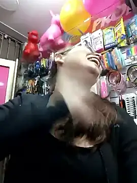 Vale_Saenzz's Live Sex Cam Show