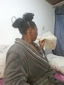 Thickchocolatex2's Live Sex Cam Show