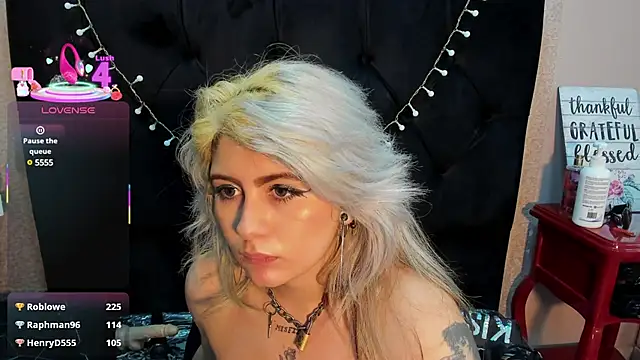 HollyWould__'s Live Sex Cam Show