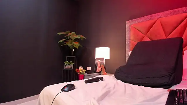 mia_milff's Live Sex Cam Show