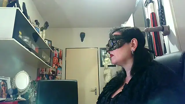 LadyMaxime511's Live Sex Cam Show