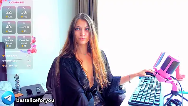 Alice_neon's Webcam Show