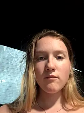 EmilyMood's Webcam Show