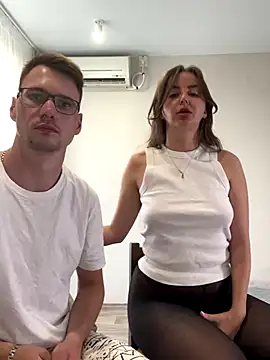 PashaAndMila's Webcam Show
