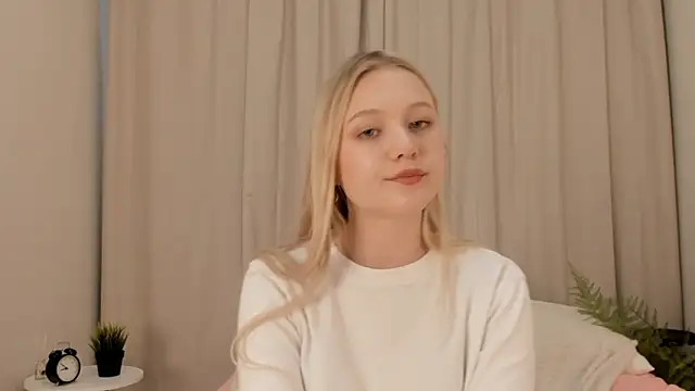 ArianeAumich's Webcam Show