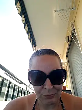 vogliosabustydream's Webcam Show