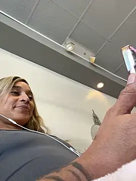 Shuggabutt webcam show