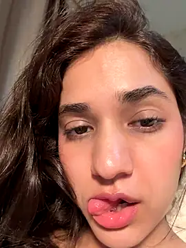 CuteFathima's Webcam Show