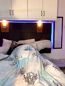 iCrushYenu's Webcam Show