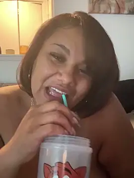 sofiacumms' Webcam Show
