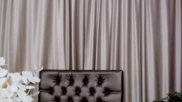 NiraWinn's Webcam Show