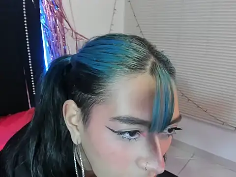emma_foxy_'s Webcam Show