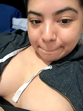 kimmiakiss22's Webcam Show