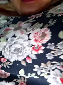 YourMissSoniaa's Webcam Show