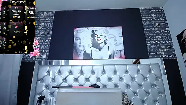 _nicolehotshemale's Webcam Show