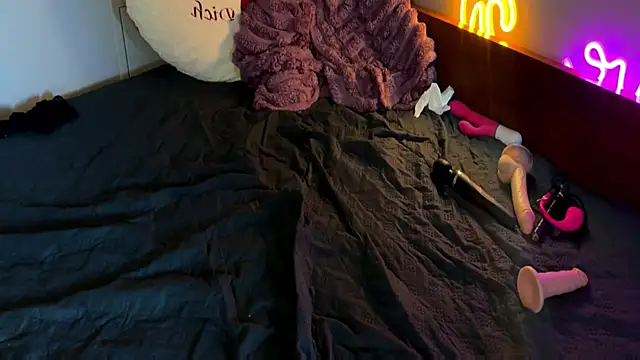 MiliExteraaa's Webcam Show