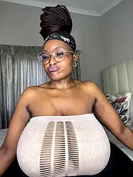 Bustygoddess32's Webcam Show